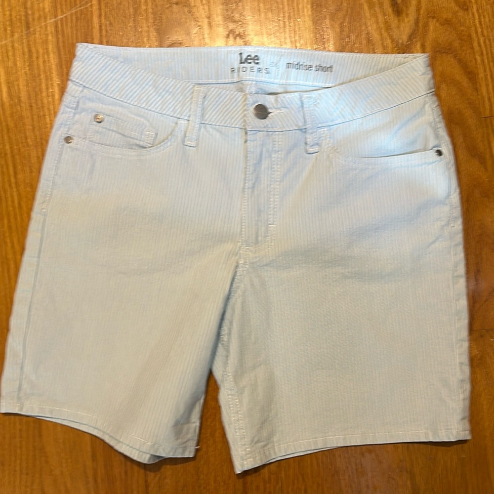 Lee Women's Bermuda Striped Shorts Size 10 Multicolor 5-Pocket Design